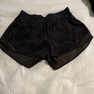 Lululemon Hotty Hot High-Rise Lined Short 4"